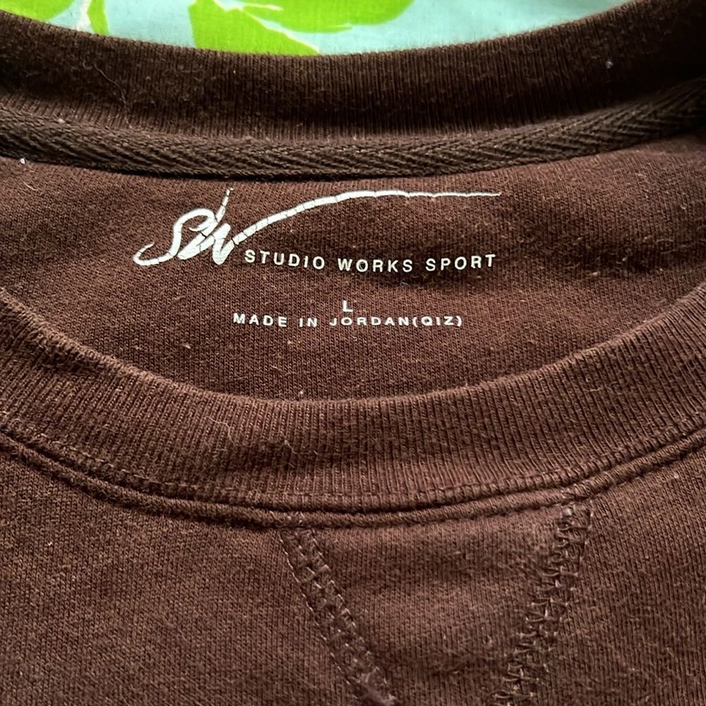 Cardinal Embroidered Needlepoint Sweatshirt - L - Picture 3 of 9